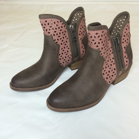 Not rated Emily Taupe Ankle Booties - Picture 3 of 13